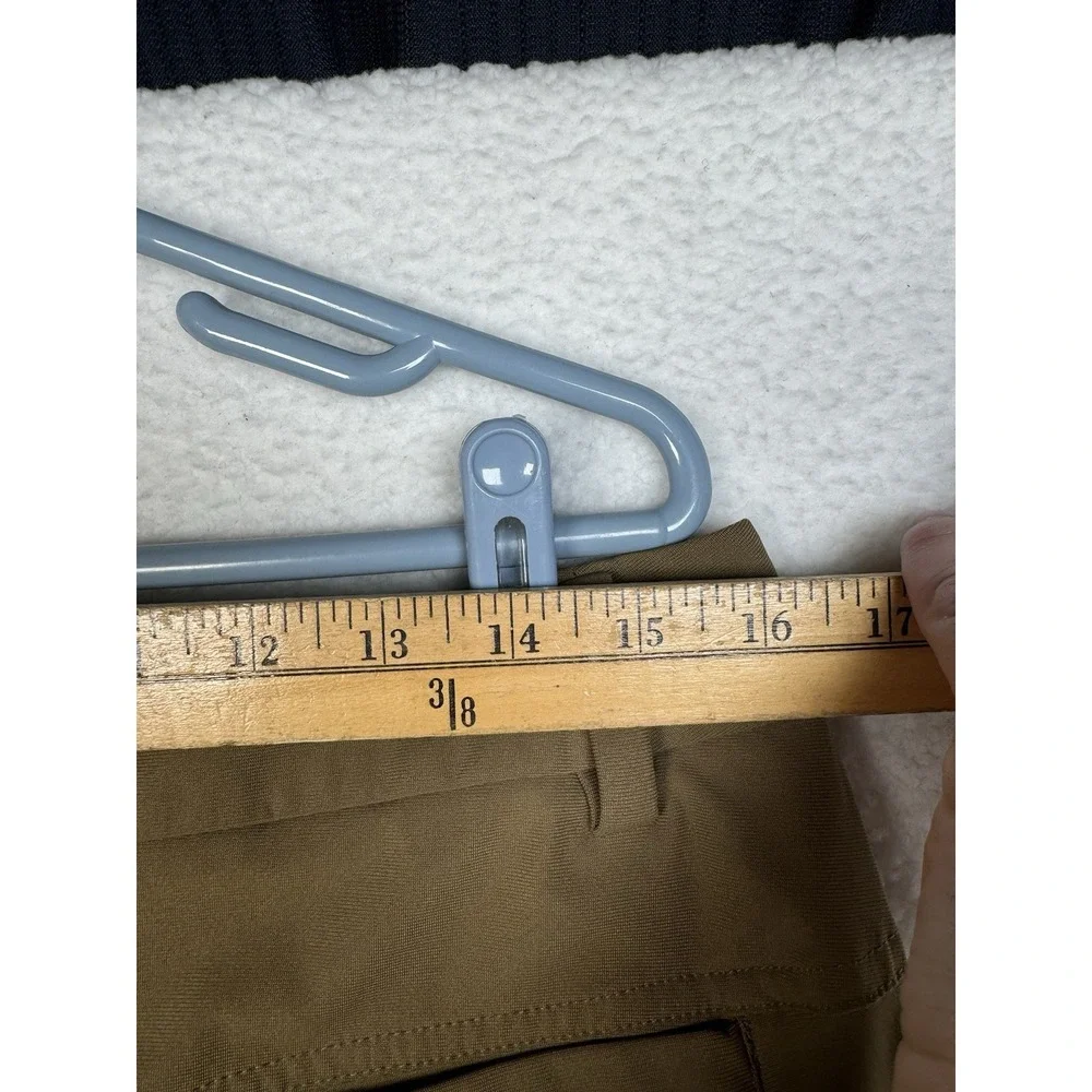 LULULEMON Men's Khaki Shorts Nylon - 32